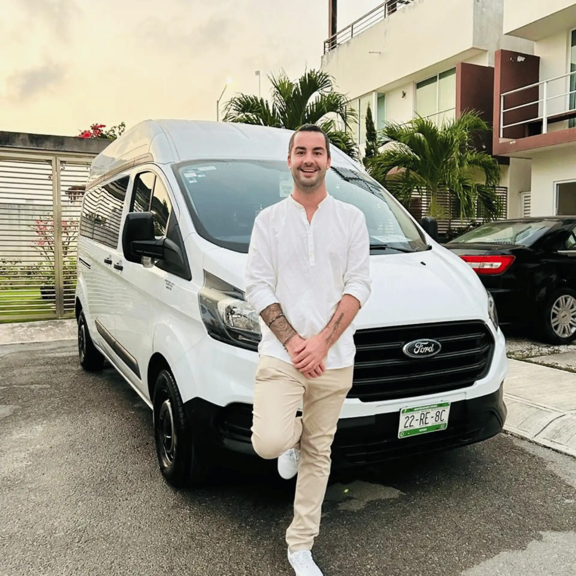 Cancun private driver van to Chichen Itza